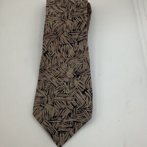 SIA 100% Silk Necktie – Abstract Geometric Pattern